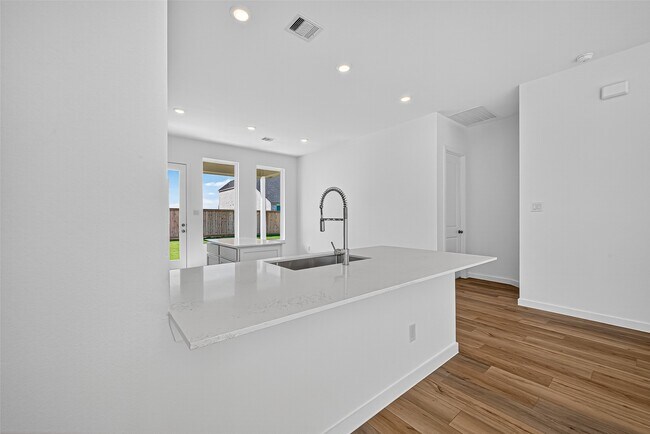 Building Photo - 11119 Poplar Tree Dr