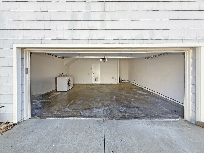 Building Photo - Stunning 2BD/2BA Condo on Scripps Ranch Bl...