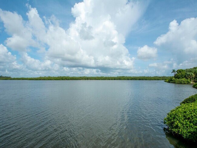 Building Photo - 5151 Jimmy Buffett Mem Hwy