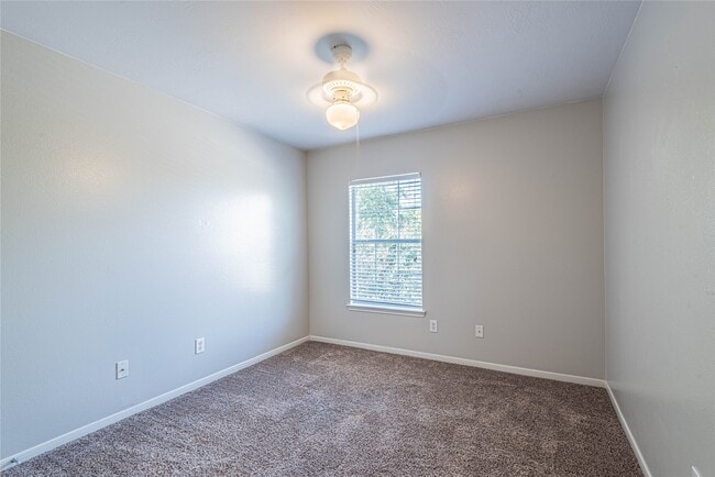 Building Photo - 17223 Brookhollow Ct Dr