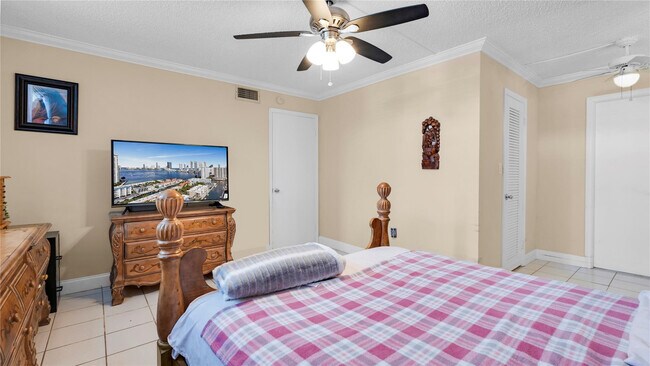 Building Photo - 3725 NE 169th St