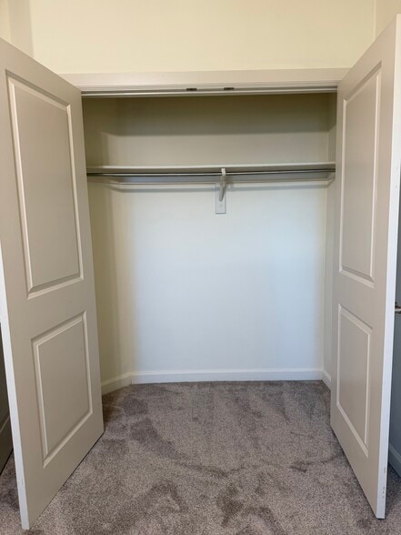 Building Photo - 7291 N Scottsdale Rd