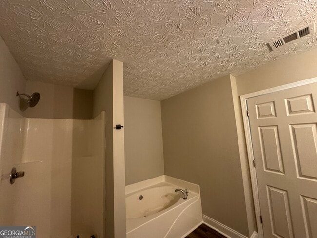 Building Photo - 222 Tara Commons Dr