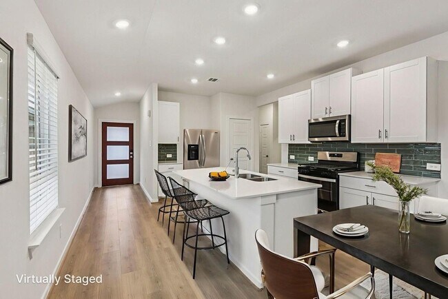 Building Photo - 1940 Velvet Oak Ln