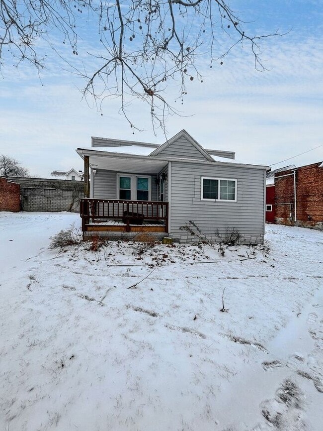 Primary Photo - Charming 3-Bedroom Home with Modern Comfor...