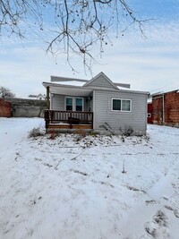 Building Photo - 16100 Saranac Rd