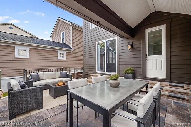 Building Photo - 3833 Forester Blvd