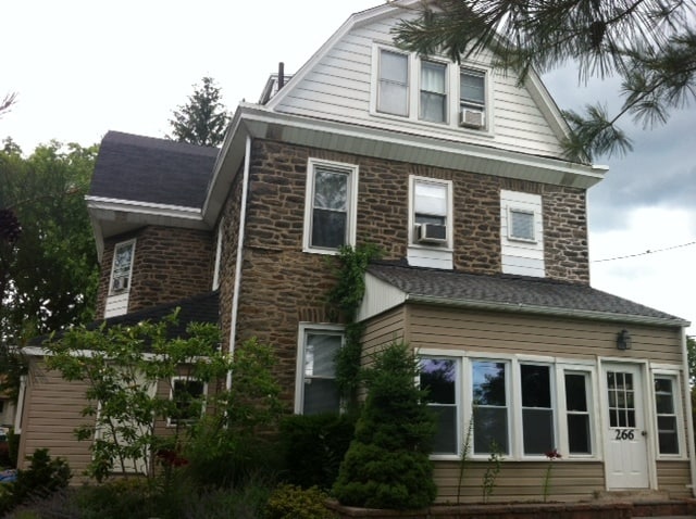 Building Photo - 266 Shelmire St