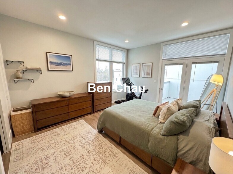 Building Photo - 44 Medford St