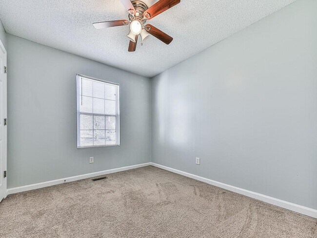 Building Photo - 4375 Yellow Rose Dr