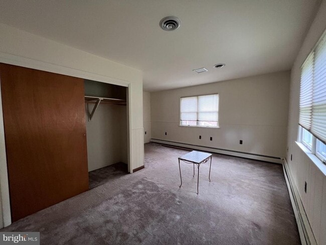 Building Photo - 205 Dumont Rd