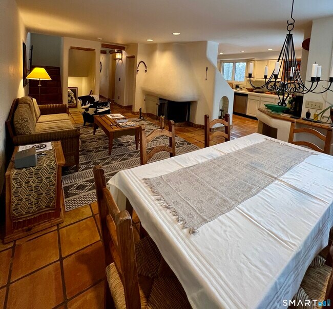 Building Photo - 290 Cliffside Dr