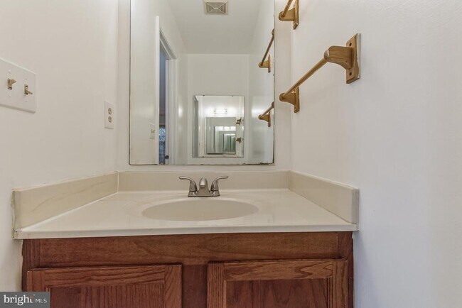 Building Photo - 6531 Brick Hearth Ct