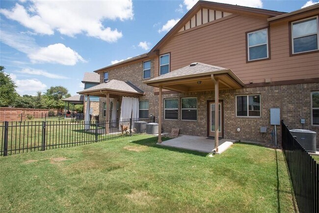 Building Photo - 1001 Zodiac Ln