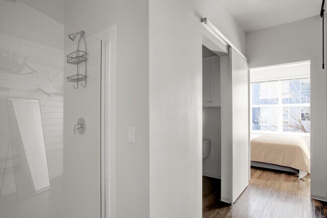 Building Photo - 445 Artisan Way