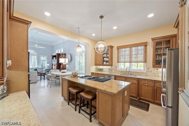 Building Photo - 4661 Via Ravenna