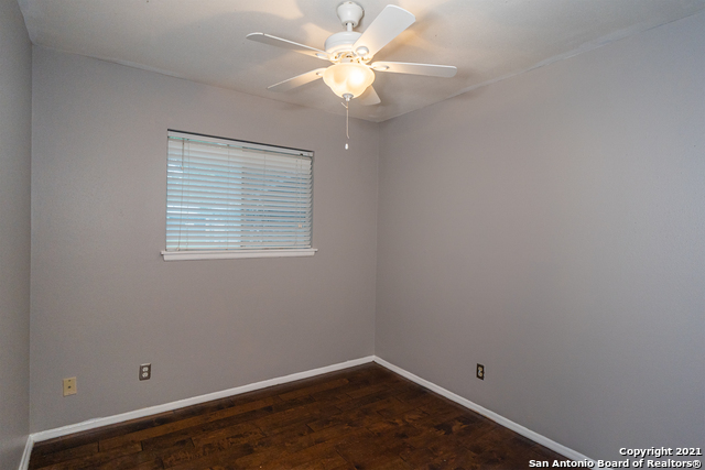 Building Photo - 209 Brenda Dr