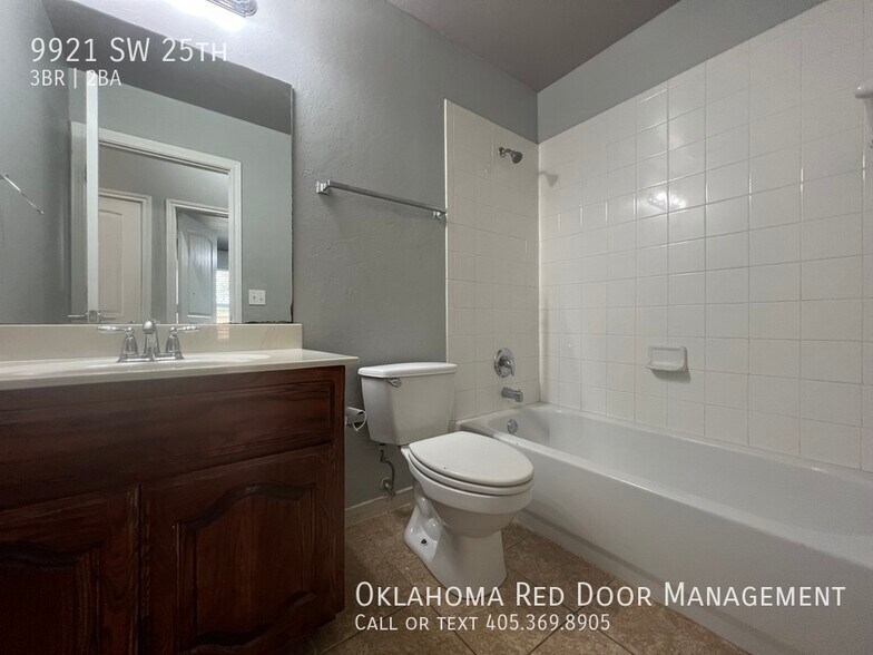 Building Photo - 9921 SW 25th-