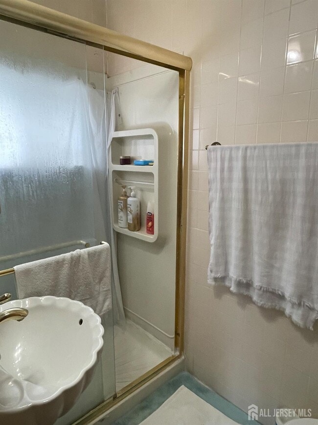 Building Photo - 92 Holly Rd