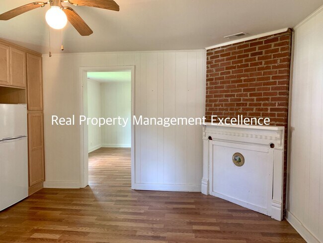 Building Photo - Historical Home, 2 Bed, In Downtown Wake Forest, Available Now!