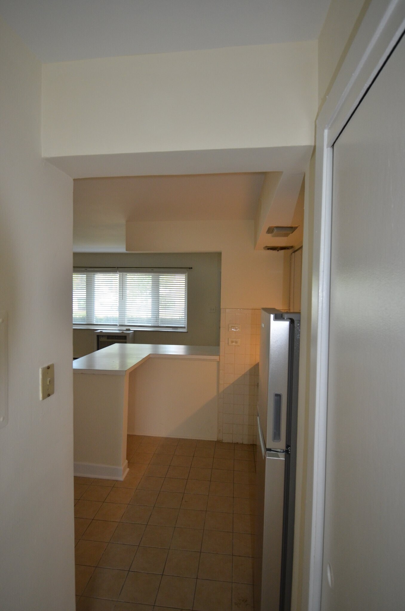 Building Photo - 2032 Linden Ave