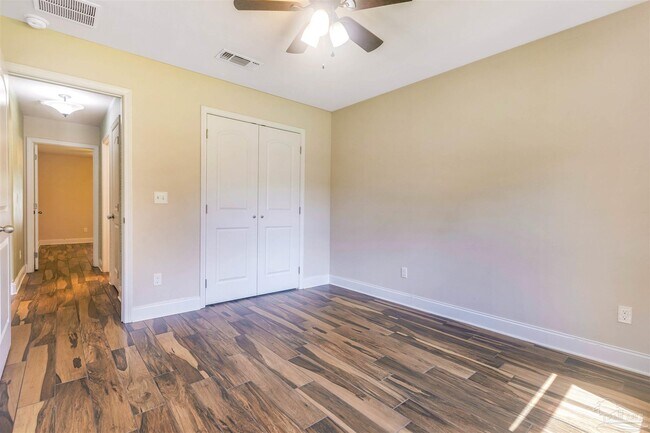 Building Photo - 305 Friar Tuck Rd
