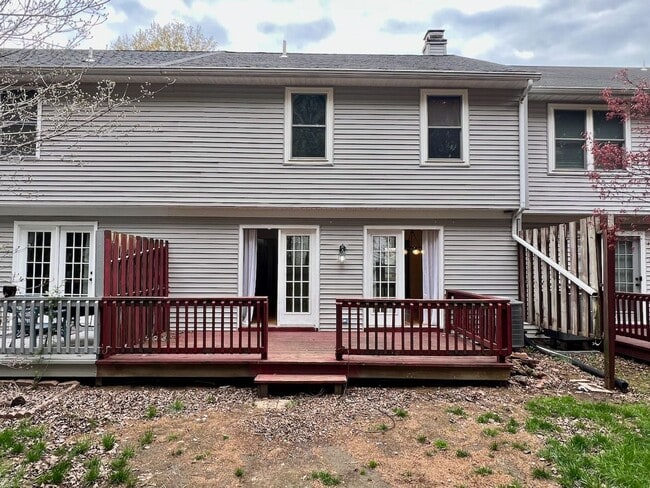 Building Photo - Townhome in a Great Community! 3bd/2.5ba