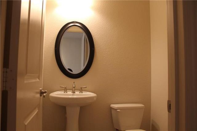 Building Photo - 8619 Naomi St