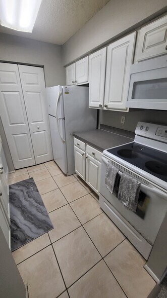 Building Photo - 3748 Idlebrook Cir