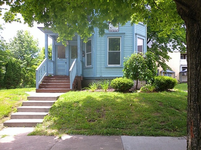 Building Photo - 418 Cherry St