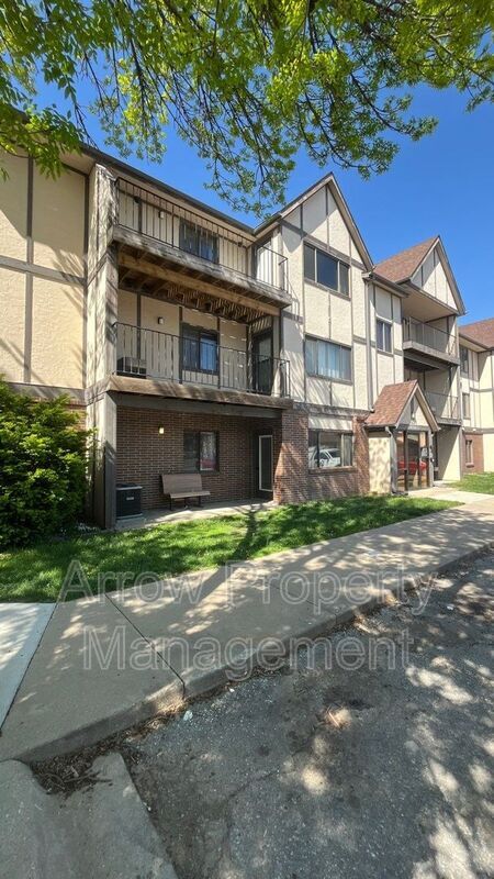 Primary Photo - 2340 N 44th St