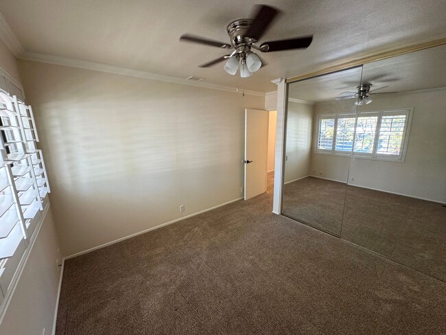 Building Photo - Remodeled County Square Villa Townhome- Fe...