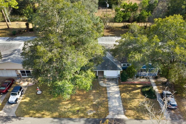 Building Photo - 2BR 2BA Villa Available Now On Top of the Word!