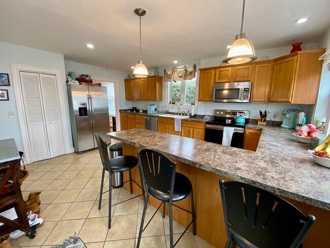 Building Photo - 482 Beale St