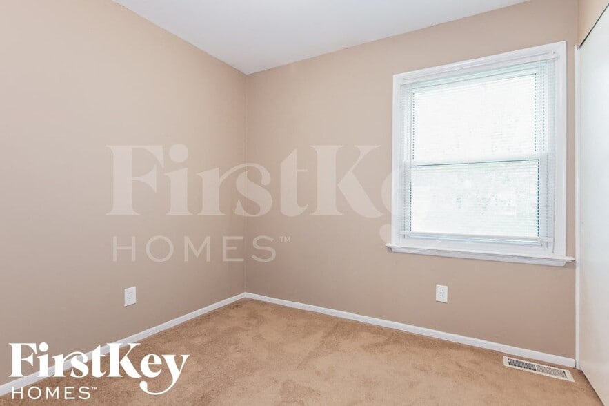 Building Photo - 5180 Carey Ln