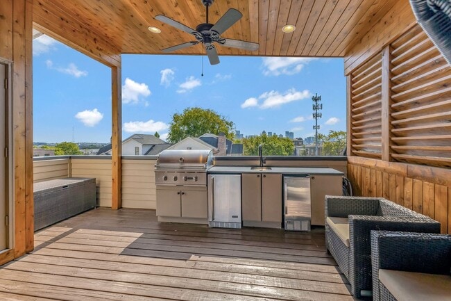 Building Photo - Modern living in Salemtown!