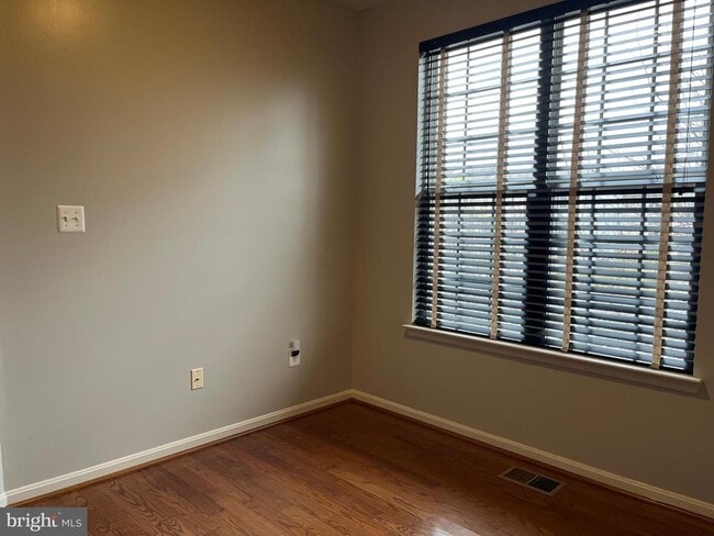 Building Photo - 53 Compound Cir