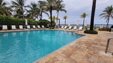 Building Photo - Luxury Apartment Right On The Beach In Lauderdale By The Sea!!! Seasonal rental