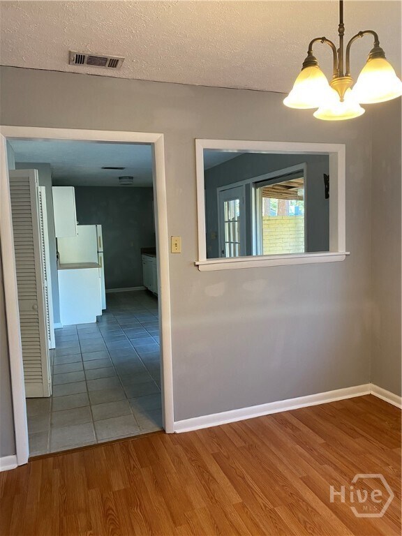 Building Photo - 16 S Stillwood Ct