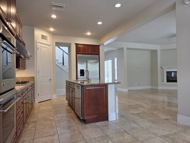 Building Photo - Stunning Spanish Colonial Home in the La C...