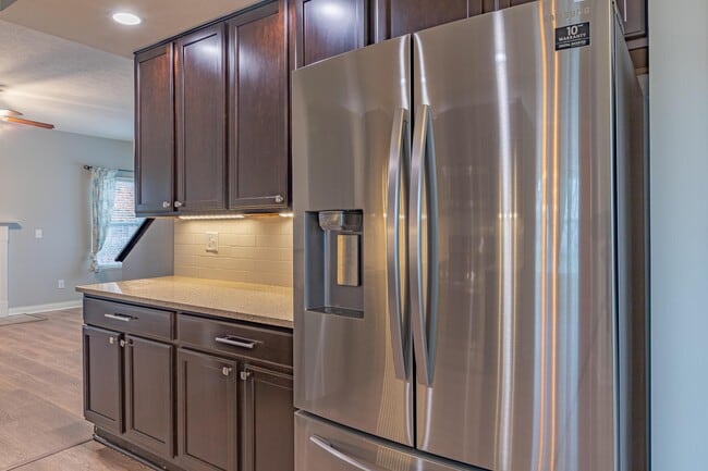 Building Photo - 6003 Bell Classic Dr