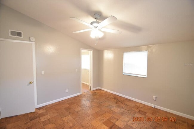 Building Photo - 10110 Alambra Ave