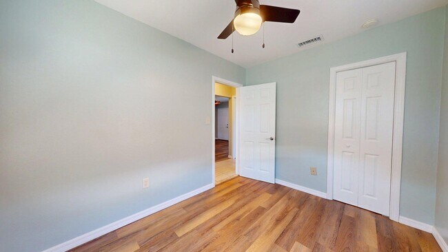 Building Photo - 2205 20th St W