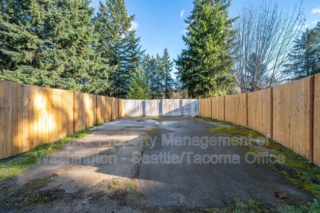 Building Photo - 6415 151st St NW