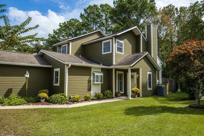 Building Photo - 504 Cedarwood Village