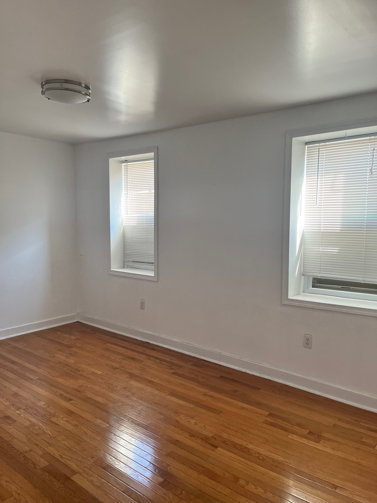 Building Photo - 901-3 Diamond St