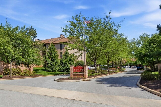 Building Photo - 623 Washington Pl