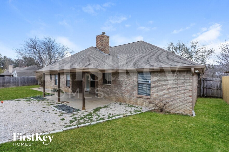 Building Photo - 408 Flagstone Dr