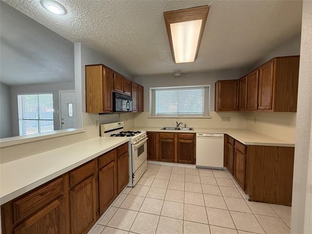 Building Photo - 1420 Superior Dr