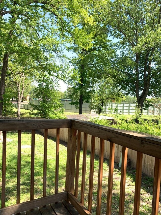 Building Photo - 1707 Wembleton Dr